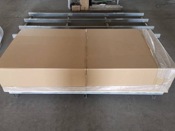 Wrap air bubble film around the carton of copper expanded metal sheets